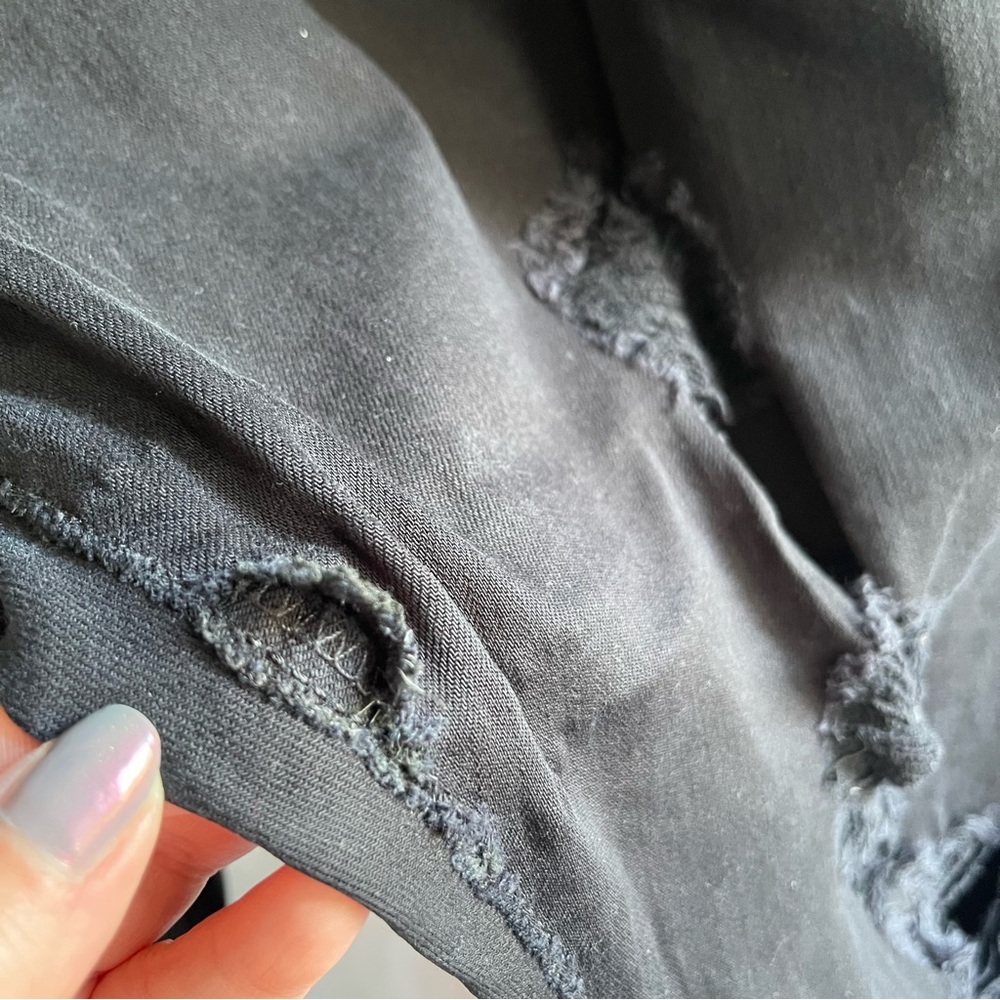 Levi’s Wedgie Skinny Destructed Black Skinny Raw Hem Jean Womens Size 18W - Picture 11 of 12